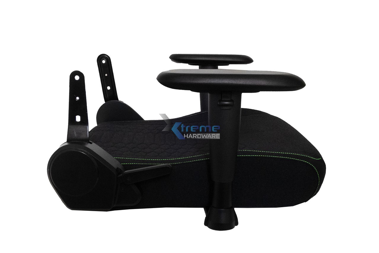 Razer Iskur V2 X 19 71a13